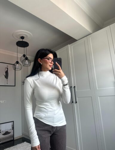 Asimetrik Kesim Dik Yaka Bluz Kırık Beyaz